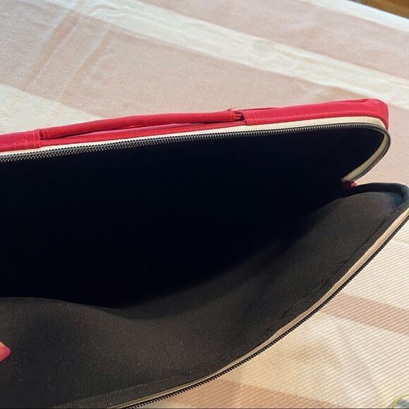 Golla Pink Padded Computer Case - Picture 7 of 12